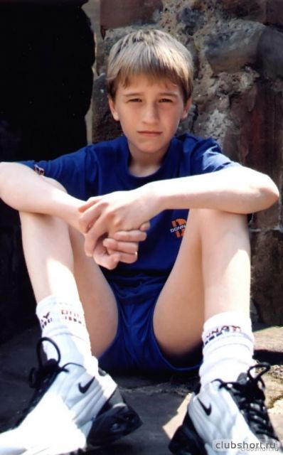 90476_1931_aaron-in-blue-shorts-19-1.jpg